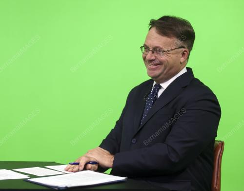 EDGARD D. KAGAN