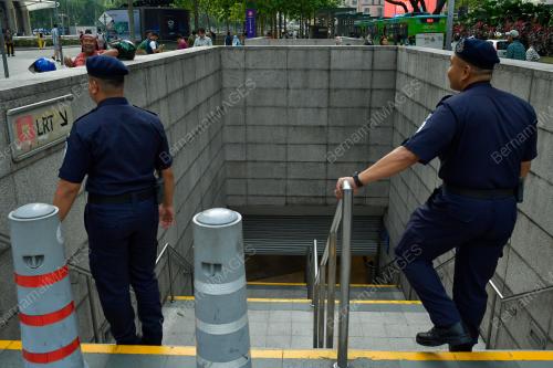 KOTAK SUIS PAM LRT TERBAKAR