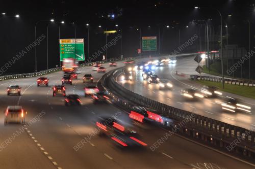 TINJAUAN TRAFIK PLAZA TOL SUNGAI BESI
