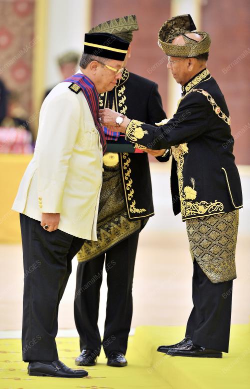 KL39_02062012_AGONG