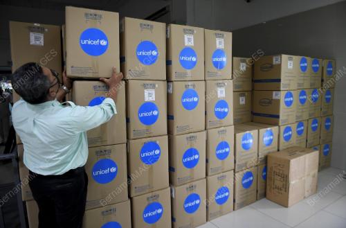 UNICEF HANDS OVER LIFE-SAVING OXYGEN CONCENTRATORS AND OTHER MED