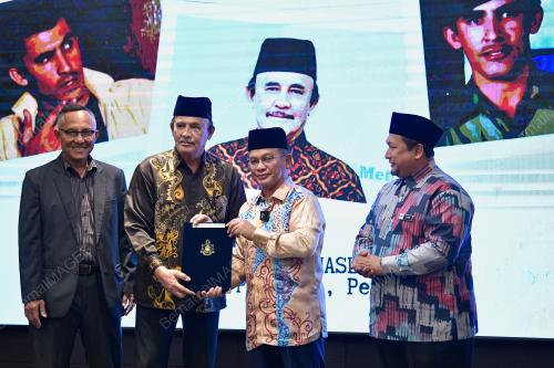 DATUK DR MOHD NA'IM MOKHTAR