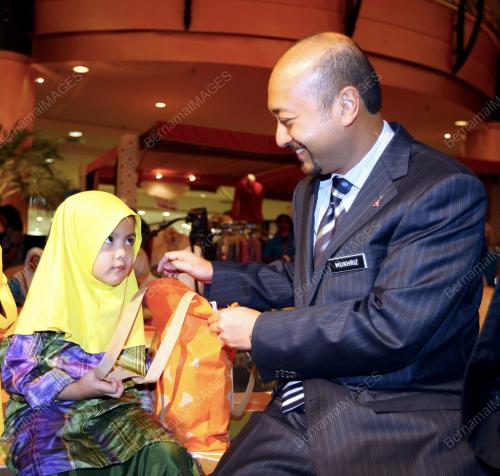 MUHKRIZ MAHATHIR