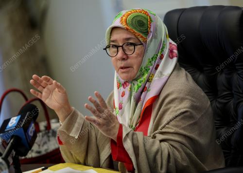 TUNKU HAJAH AZIZAH AMINAH MAIMUNAH ISKANDARIAH