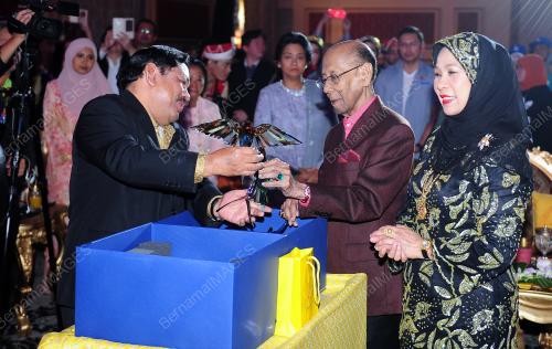 KL39_03122016_AGONG