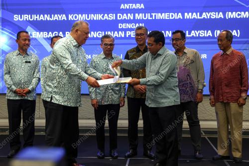 FAHMI FADZIL