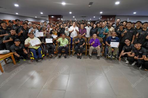 PROF MADYA DR RAJA MOHAMMED FIRHAD RAJA AZIDIN