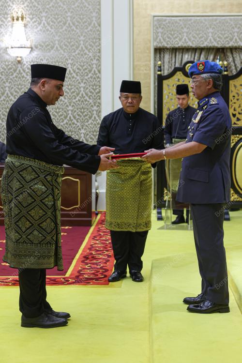 AL- SULTAN ABDULLAH RI'AYATUDDIN AL -MUSTAFA BILLAH SHAH