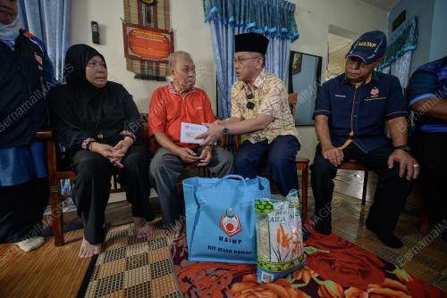 DATUK DR MOHD NA'IM MOKHTAR