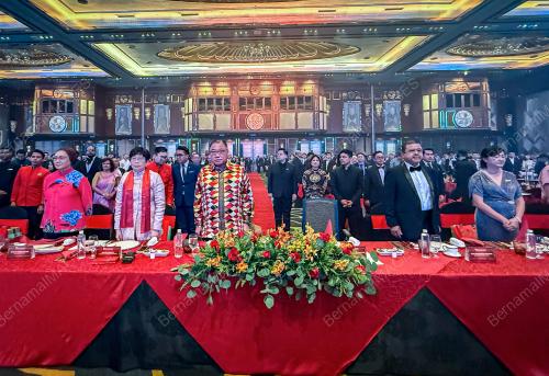 DATUK SERI TIONG KING SING