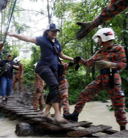 TANAH RUNTUH