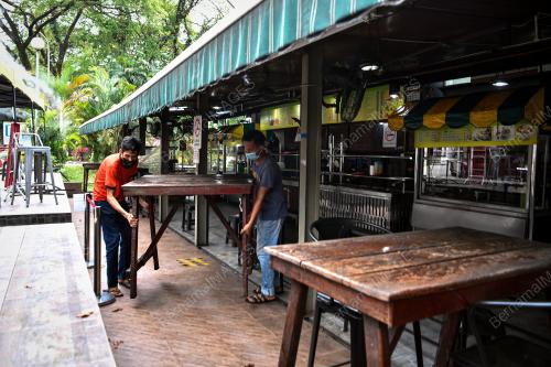 MAKAN DI PREMIS MAKANAN