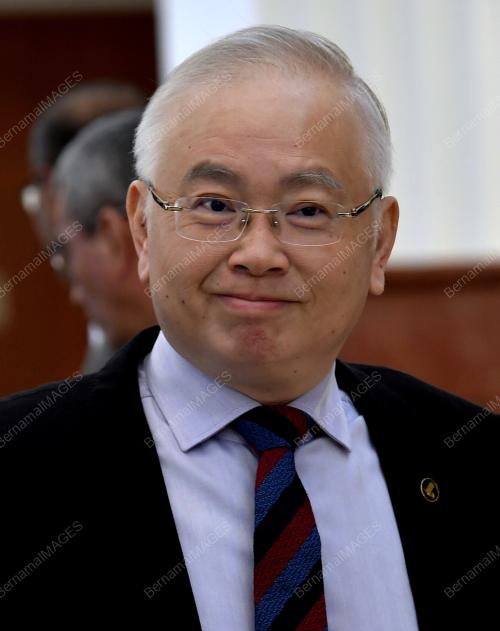 DATUK SERI DR WEE KA SIONG
