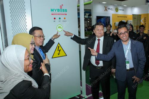DATUK SERI HUANG TIONG SII