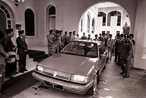 KL39_10012019_AGONG_PROTON