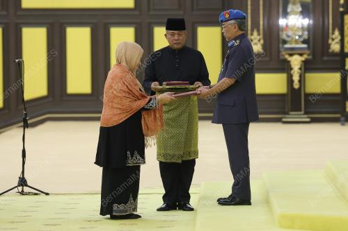 AL-SULTAN ABDULLAH RI'AYATUDDIN AL-MUSTAFA BILLAH SHAH