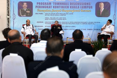 KL39_11022018_TOWNHALL_BN201802108615