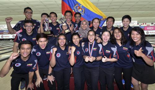 KL39_11032015_BOWLING