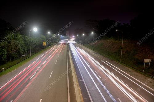 ALIRAN TRAFIK LEBUHRAYA PANTAI TIMUR LANCAR
