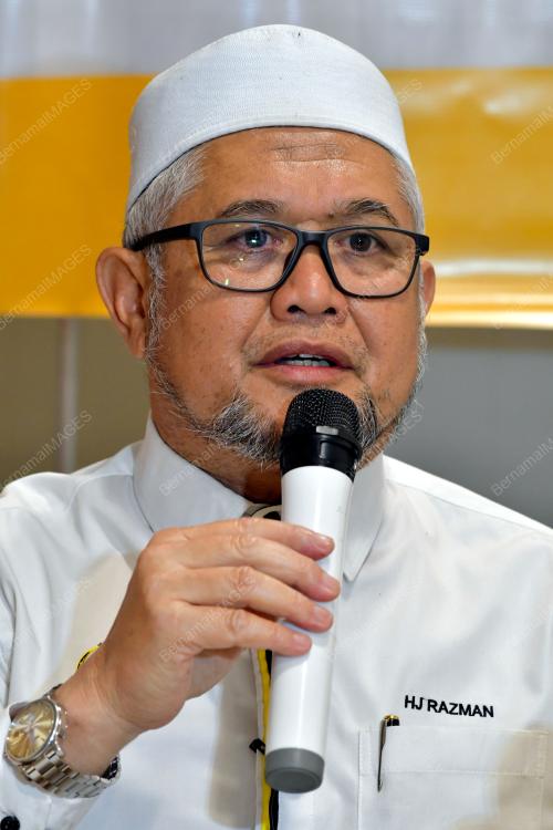 RAZMAN ZAKARIA