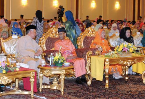 KL39_12062014_AGONG_PM