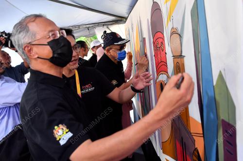 DATUK SERI DR SHAHIDAN KASSIM