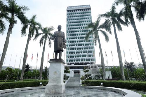 BANGUNAN PARLIMEN