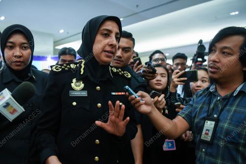 LATHEEFA KOYA