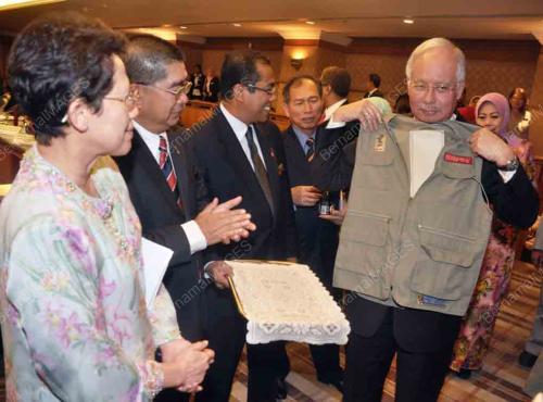 KL39_14022011_PM_BAJU