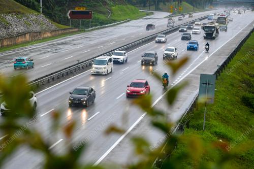 ALIRAN TRAFIK MENGHALA SELATAN