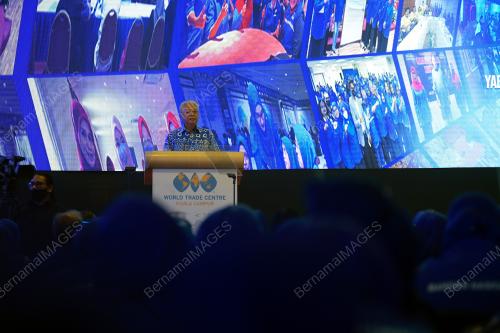 DATUK SERI ISMAIL SABRI YAAKOB