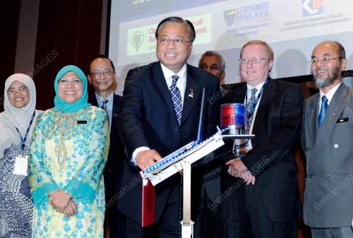 DATUK SERI ISMAIL SABRI YAAKOB