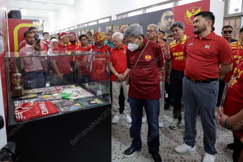 SULTAN SELANGOR SULTAN SHARAFUDDIN IDRIS SHAH