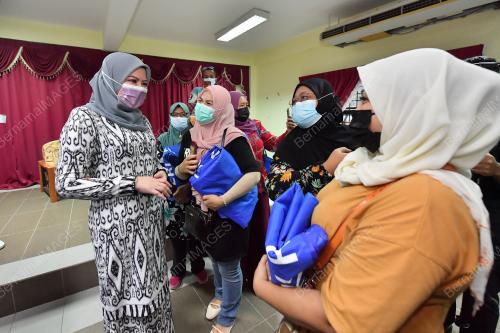 DATUK SERI RINA MOHD HARUN