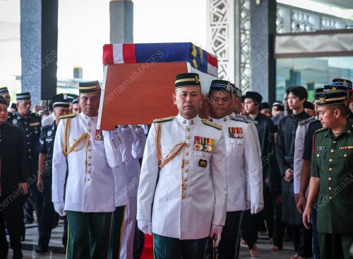 TUN ABDULLAH AHMAD BADAWI