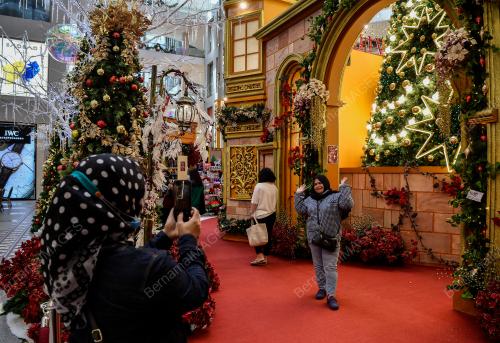 TINJAUAN HARI KRISMAS