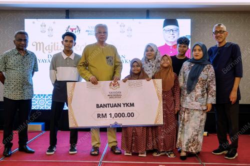 DATUK SERI ISMAIL SABRI YAAKOB