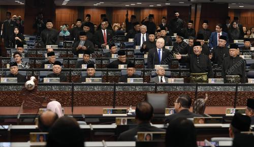 KL39_16072018_PARLIMEN