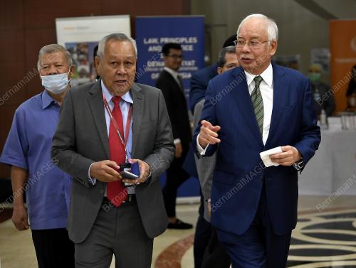 DATUK SERI NAJIB TUN RAZAK