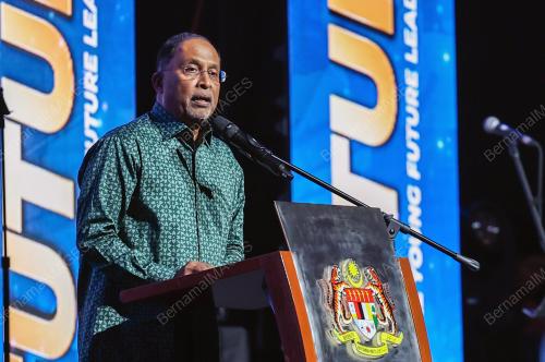 DATUK SERI DR ZAMBRY ABDUL KADIR