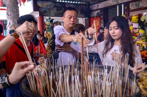 TINJAUAN SAMBUTAN TAHUN BARU CINA