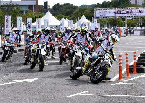 KL39_17122017_SUPERMOTO_BN201712123943