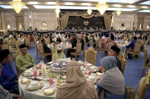 AL-SULTAN ABDULLAH RI'AYATUDDIN AL-MUSTAFA BILLAH SHAH