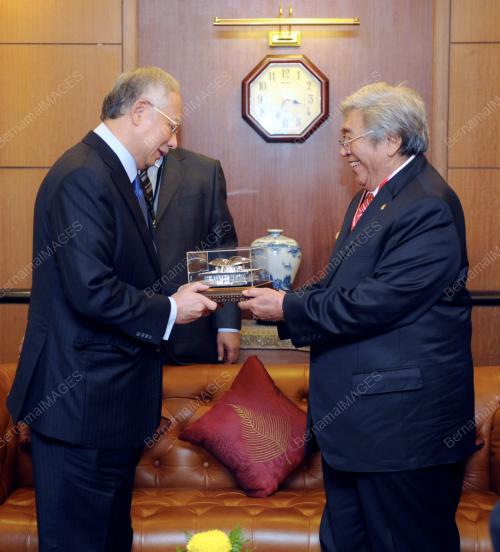 DATUK SERI MOHD NAJIB TUN ABDUL RAZAK