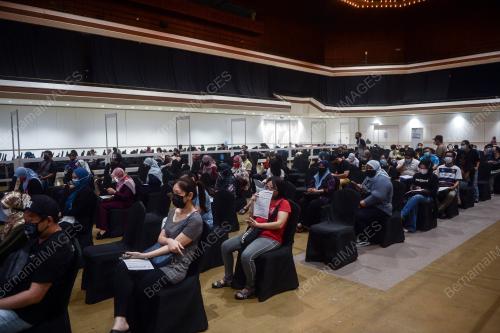 PROGRAM IMUNISASI COVID-19 KEBANGSAAN