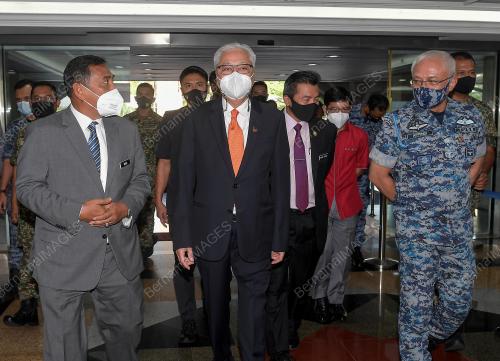 DATUK SERI ISMAIL SABRI YAAKOB