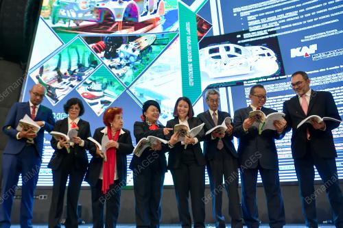 KHPT HOLDINGS BERHAD PROSPECTUS LAUNCH