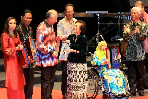 NAJIB TUN RAZAK