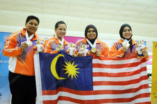 KL39_19112015_BOWLING