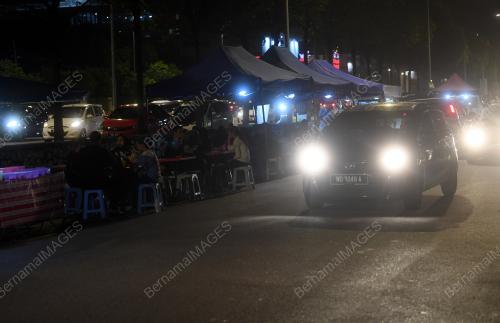 KL39_19112018_PARKIR_MAKAN_3